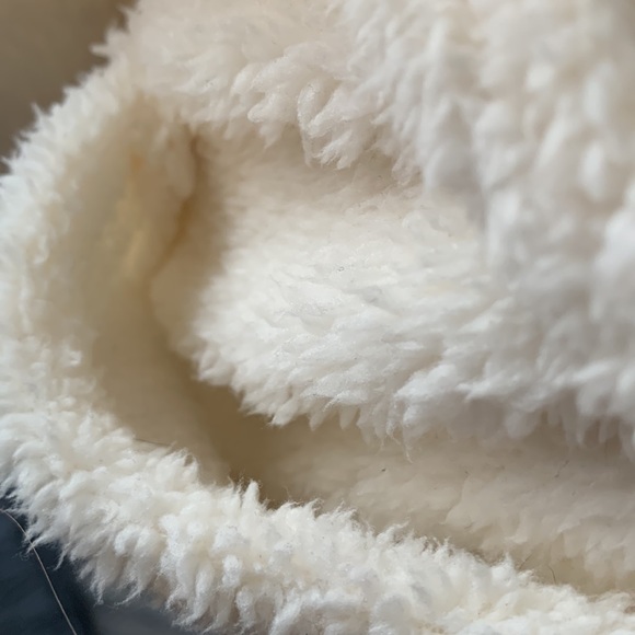 Fluffy Robe | White - Picture 4 of 5